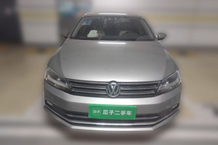 Used Volkswagen Sagitar 2015 1.6L Manual Comfort Model
