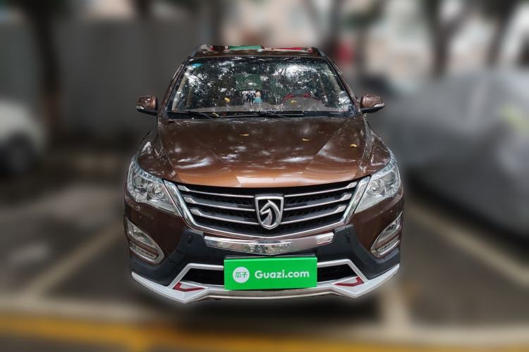 Used Baojun 560 2015 1.8L manual luxury version
