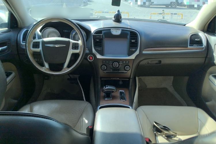 Used Chrysler 300C 2013 3.6L Prestige Edition
