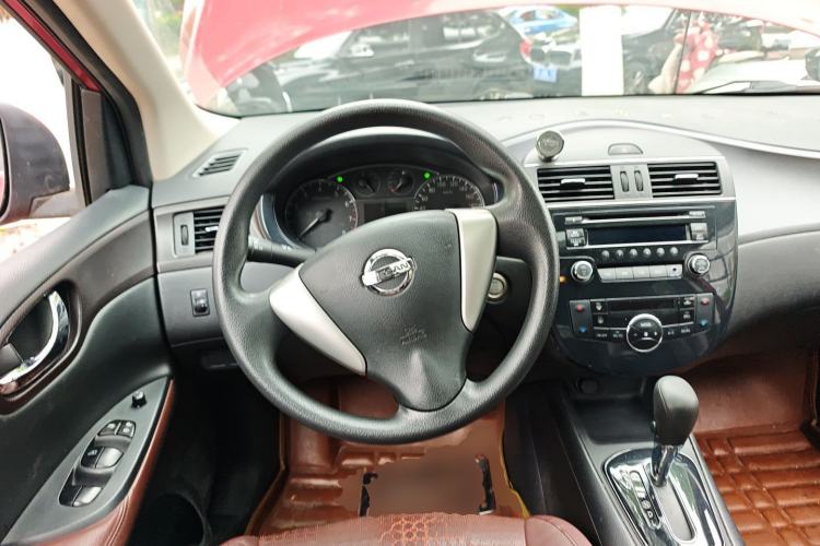 Used Nissan Tiida 2013 1.6L CVT Cool Cafe Edition