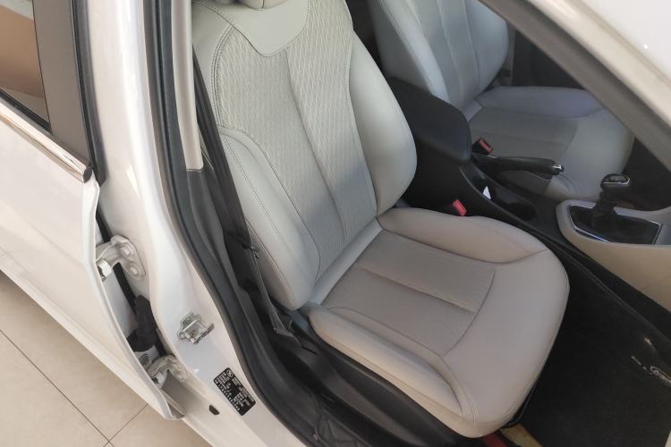 Used Buick GT 2017 15N Manual Elite Version Right Front Seat