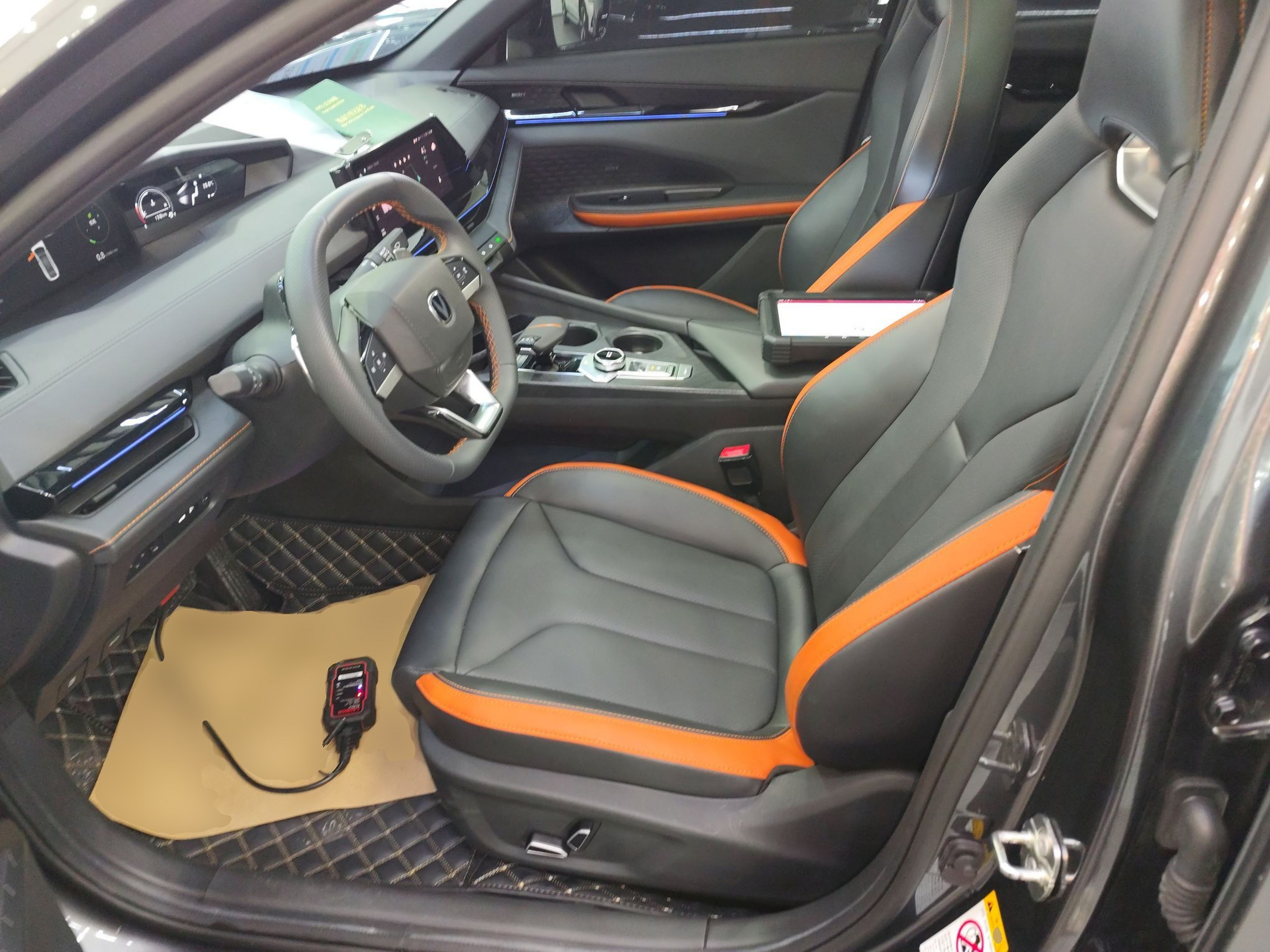 Переднее сиденье в автомобиле