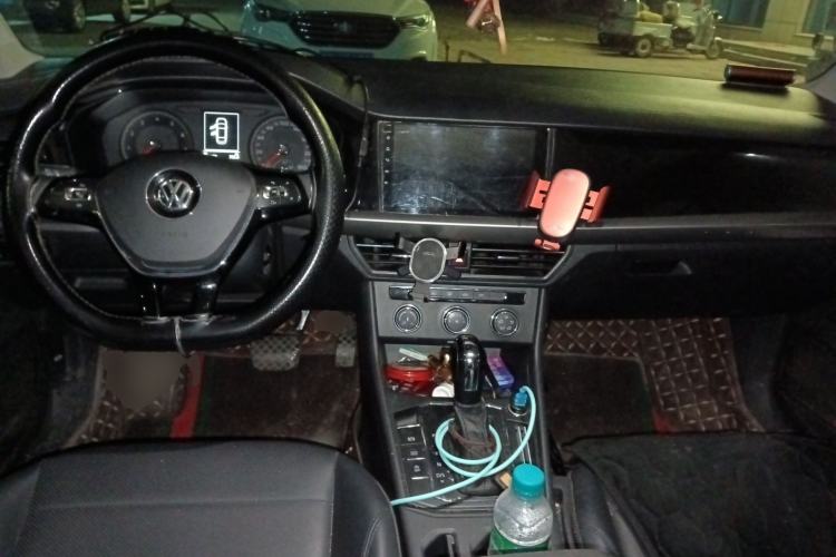 Used Volkswagen Lavida 2019 1.5L Automatic Comfort Edition China VI Standard Center Console