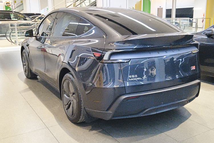 Used Tesla Model Y 2025 Long-Range All-Wheel Drive First Edition