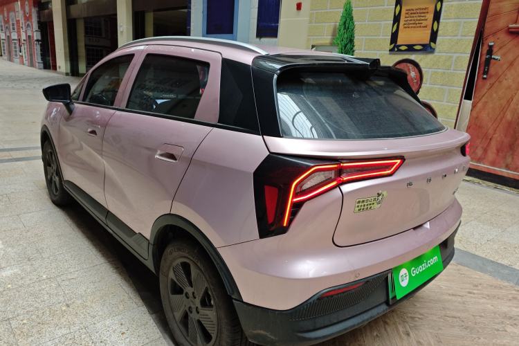 Used Geometry E Firefly 2024 301km Starlight Exterior 2