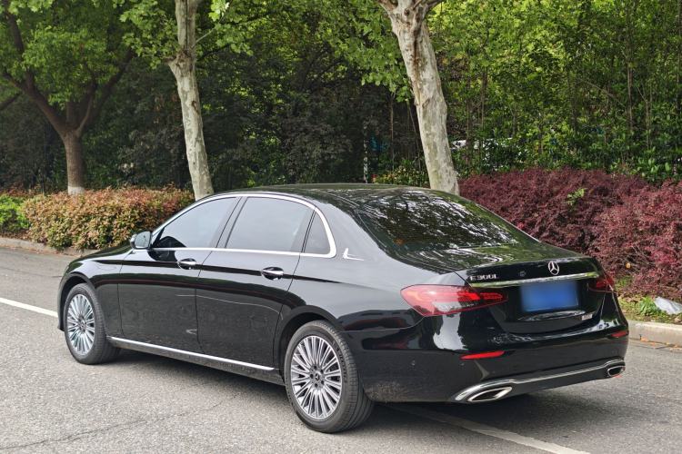 Used Mercedes-Benz E-Class 2023 E 300 L Luxury Model Exterior 9