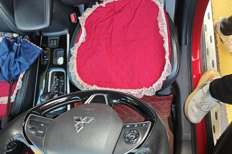 Used Mitsubishi Outlander 2019 2.0L Two-Wheel Drive Comfort Edition 5 Seats China V Standard Left Front Seat