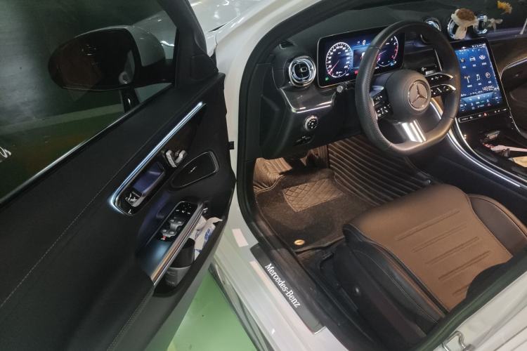 Used Mercedes-Benz C-Class 2023 Second Facelift C 260 L Sport Edition Driver Seat