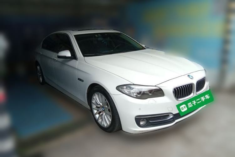 Used BMW 5 Series 2017 525Li Luxury Design Package Front Right 45 Deg