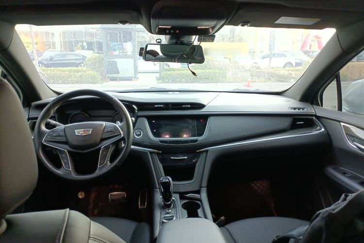 Used Cadillac XT5 2022 2.0T Four-Wheel Drive Premium Edition Center Console