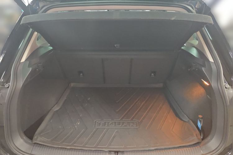 Used Volkswagen Tiguan 2018 330TSI All-Wheel-Drive Innovation Model Trunk