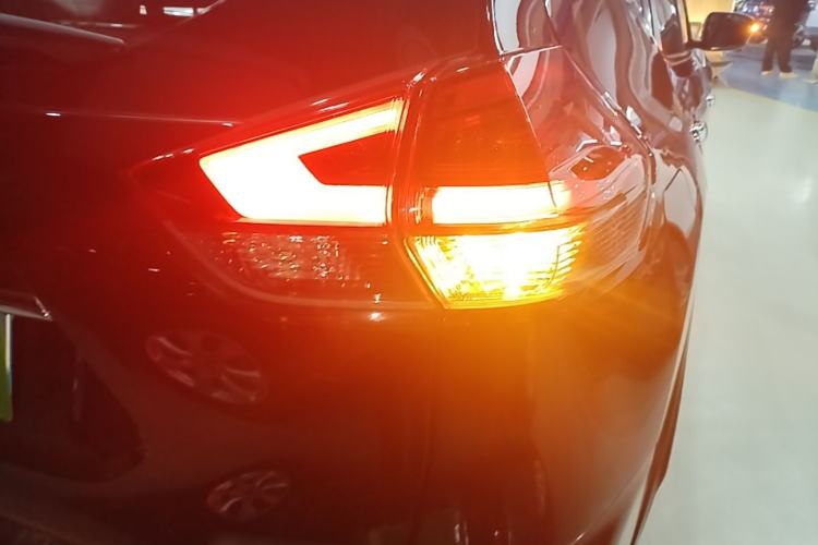 Used Nissan X-Trail 2017 2.0L CVT Comfort Edition 2WD Exterior 3