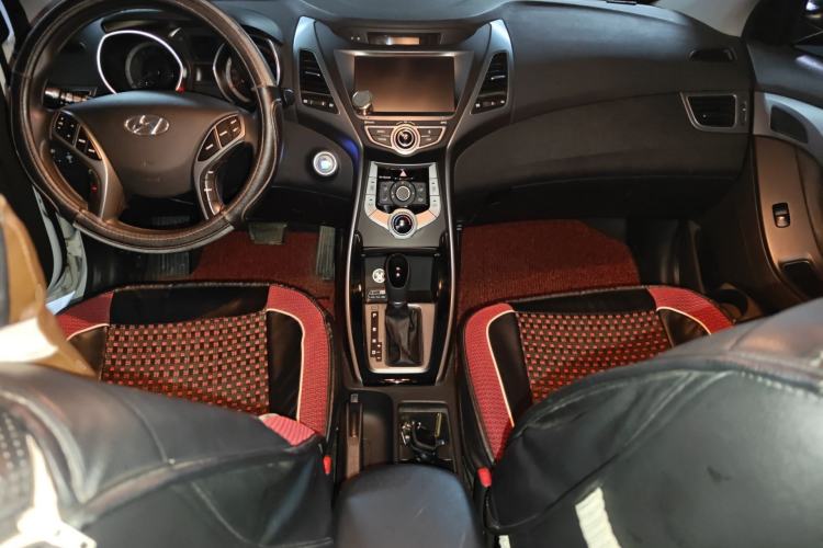 Used Hyundai Elantra (5th Generation / Langdong) 2016 1.6L Automatic Prestige Model Center Console