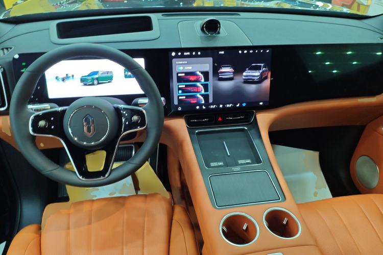 Used Hima AITO M8 2025 Extended-Range Ultra Version 53.4 kWh 6-Seater Edition
