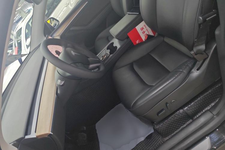 Used Tesla Model Y 2021 Standard Range Rear-Wheel Drive Version Left Front Seat