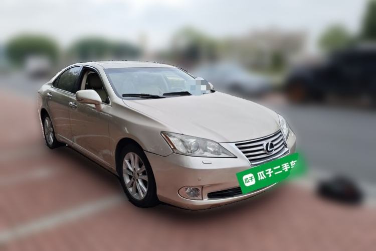 Used Lexus ES 2010 240 Elegant Edition Front Right 45 Deg