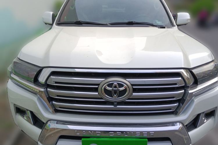Used Toyota Land Cruiser  Front