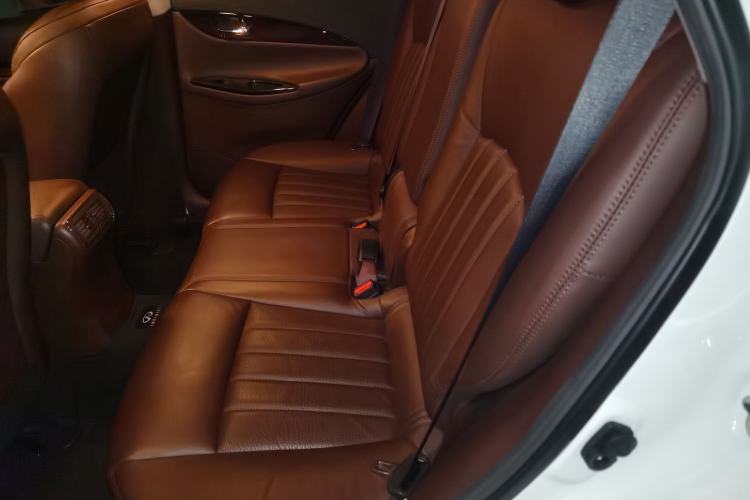 Used Infiniti QX50 2013 2.5L Two-Wheel-Drive Elegant Edition