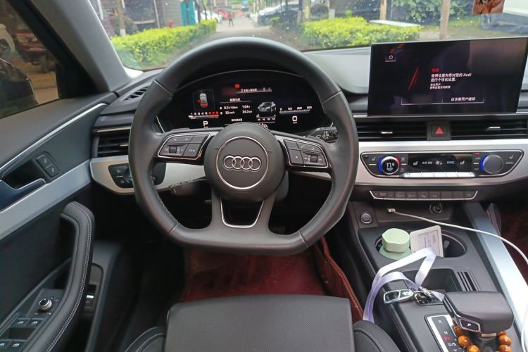 Used Audi A4L 2022 40 TFSI Luxury Dynamic Model