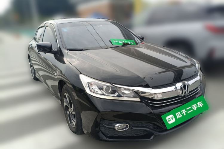 Used Honda Accord 2016 2.0L Comfort Edition Front Right 45 Deg