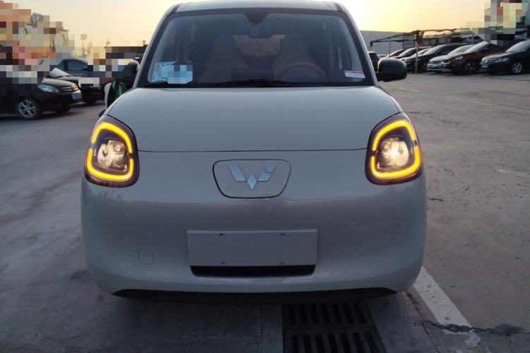 Used Wuling Hongguang MINIEV 2025 Four-Door Version Advanced Edition Front