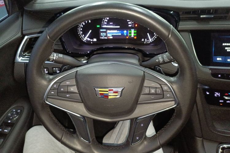 Used Cadillac XT5 2018 28E Four-Wheel Drive Tech Version
