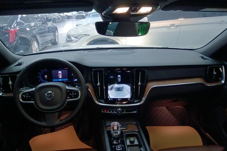 Used Volvo S60 2024 B4 Zhiyuan Luxury Edition