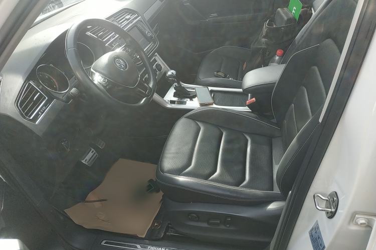 Used Volkswagen Tiguan L 2017 330TSI Automatic Two-Wheel Drive Flagship Edition