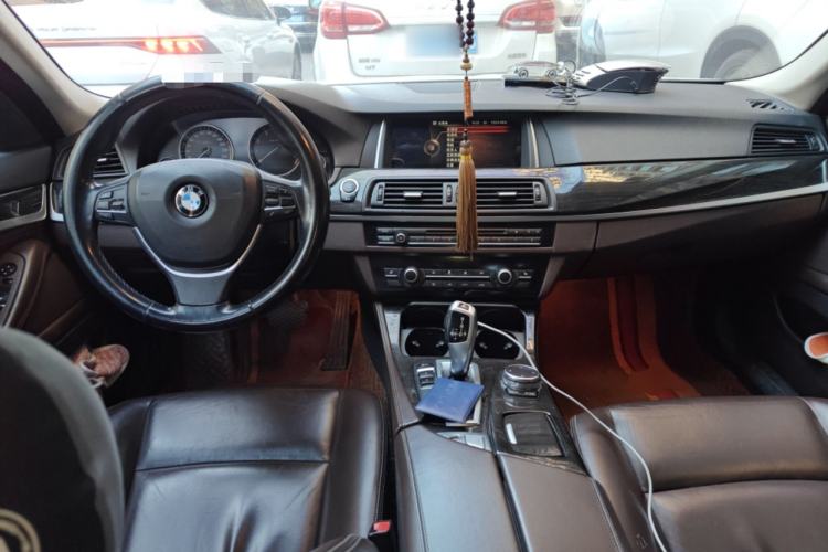 Used BMW 5 Series 2014 525Li Luxury Design Package Center Console