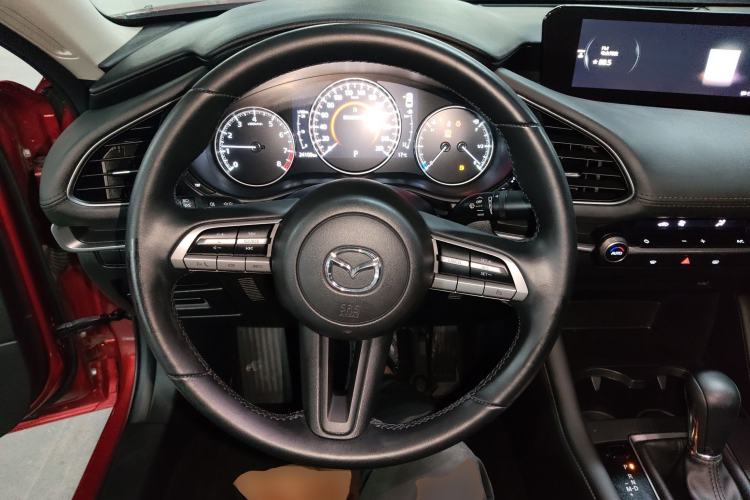 Used Mazda 3 Axela 2020 1.5L Automatic Luxury Version Steering Wheel