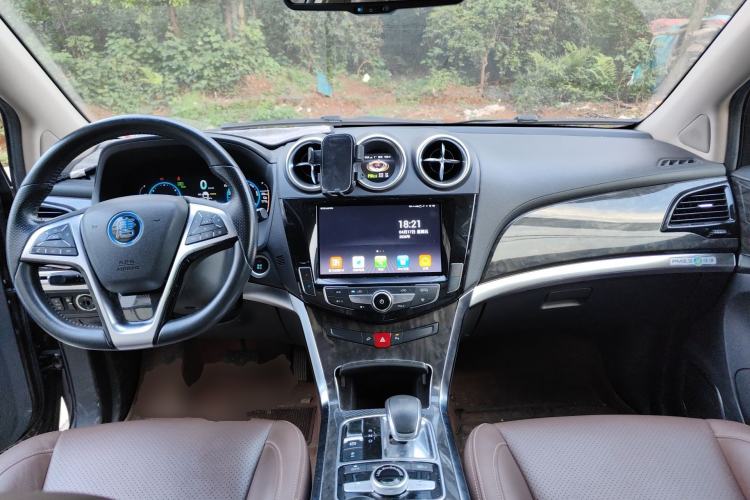 Used BYD Tang New Energy 2017 2.0T All-Wheel Drive Hyatt Model
