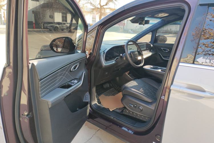 Used SAIC MAXUS G90 2022 2.0T Starry Seven-Seater
