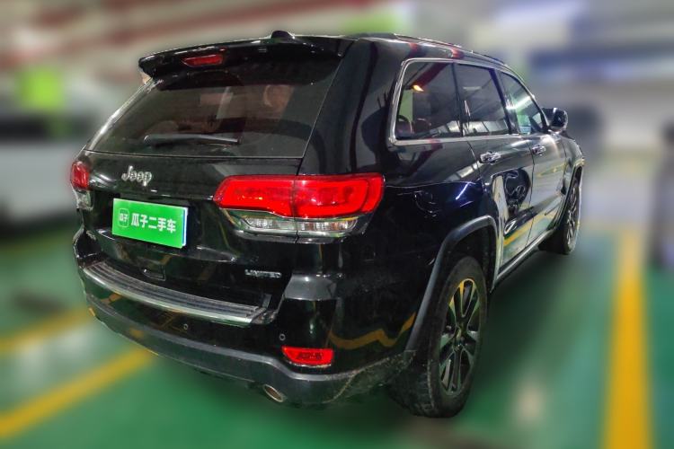 Used Jeep Grand Cherokee 2017 3.0L Comfort Navigation Edition Rear Right 45 Deg