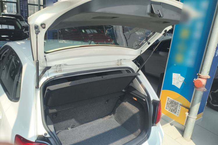 Used Volkswagen Polo 2016 1.4L Manual Fashion Model