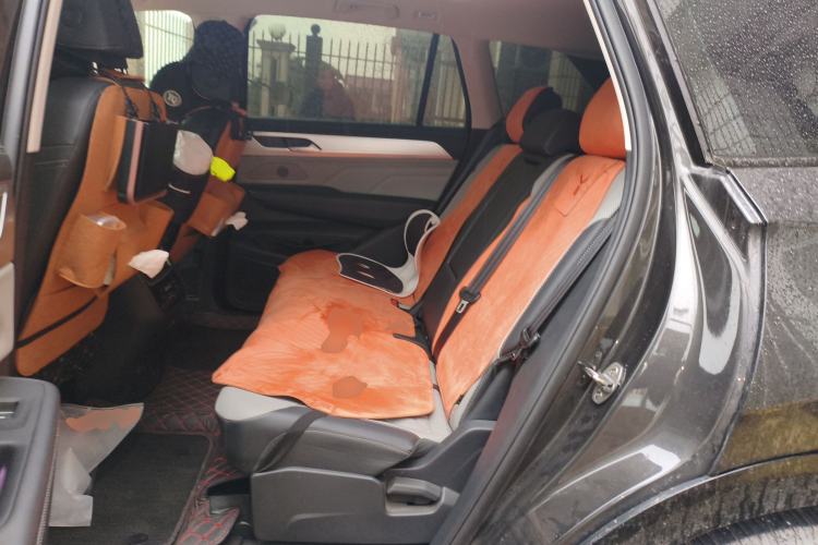 Used Volkswagen Tavendor 2024 380TSI All-Wheel-Drive R-Line Cruise Premium Edition Left Rear Seat