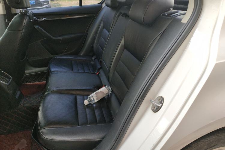 Used Skoda Octavia 2016 1.6L Manual Smart Drive Version
