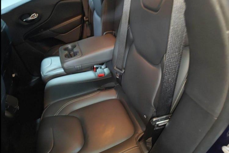 Used Jeep Cherokee 2017 2.0L Superior Edition