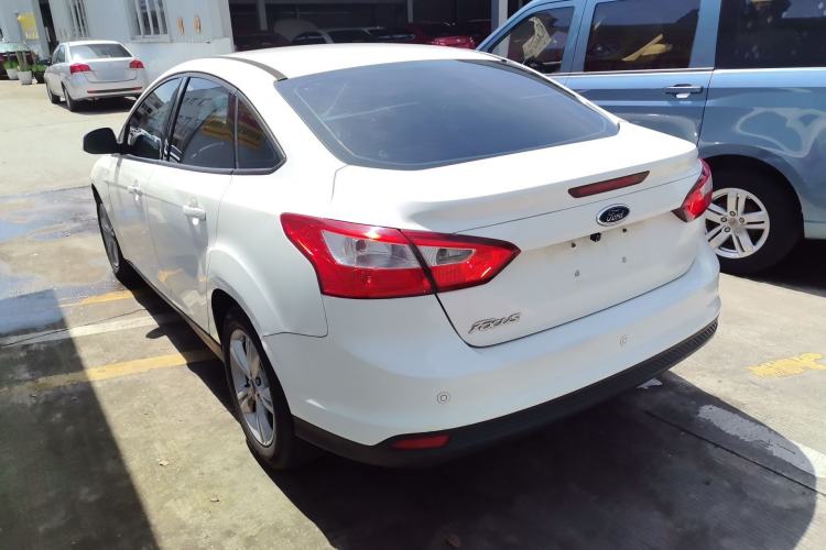 Used Ford Focus 2012 Sedan 1.6L Automatic Fashion Edition