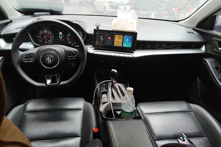 Used MG 5 2021 180 DVVT CVT Youthful Style Edition Center Console