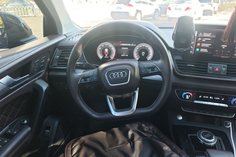 Used Audi Q5L 2022 Updated Version 45T Luxury Prestige Edition Steering Wheel