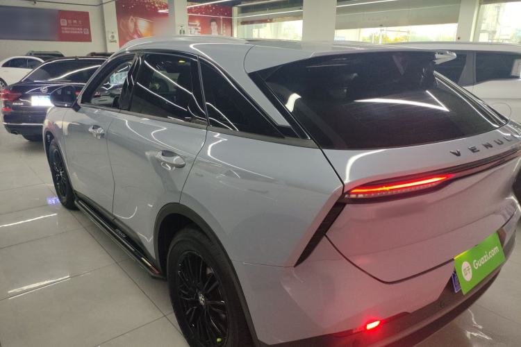 Used Venucia V 2021 260T Idol Edition
