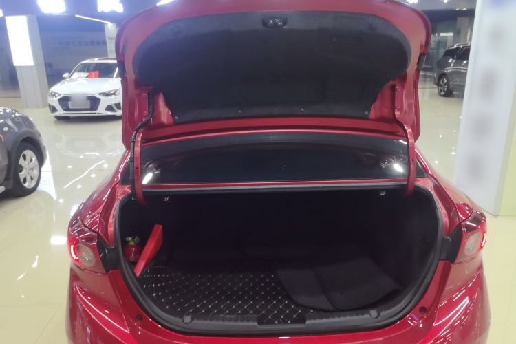 Used Mazda Mazda 3 Axela 2016 Sedan 1.5L Automatic Luxury Model
