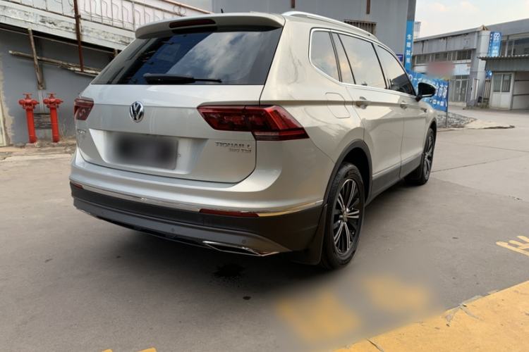 Used Volkswagen Tiguan L 2018 380TSI Automatic All-Wheel Drive Luxury Edition Exterior 2