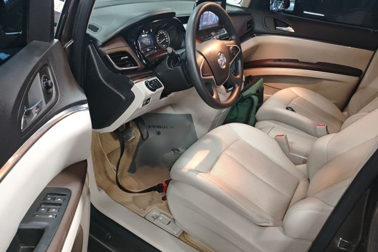 Used Buick GL8 2023 Land Executive Class Comfort Model Interior 3