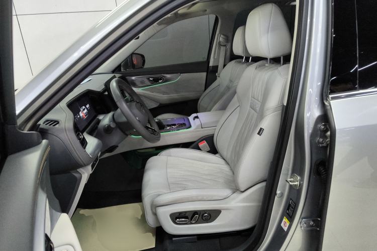 Used GAC Trumpchi GS8 2022 Dual-Engine Series 2.0TM Two-Wheel Drive Prestige Edition (7 Seats)
