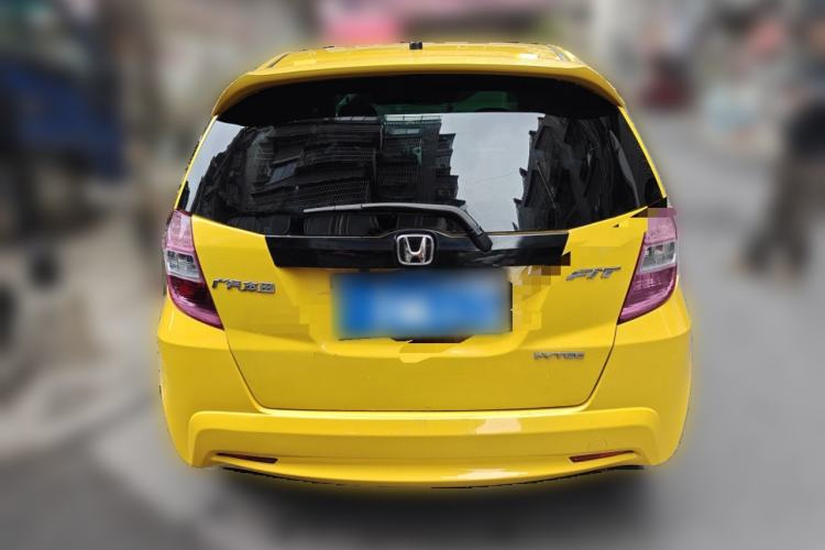 Used Honda Fit 2011 1.3L automatic comfort version
