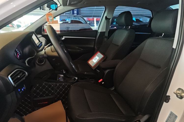 Used Hyundai Celesta 2017 1.6L Automatic Enjoyment Version GLS
