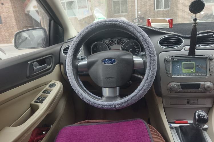 Used Ford Focus 2013 Hatchback Classic 1.8L Manual Fashion Edition
