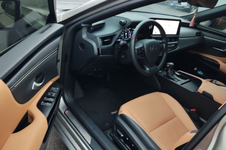 Used Lexus ES 2022 200 Excellence Edition Driver Seat