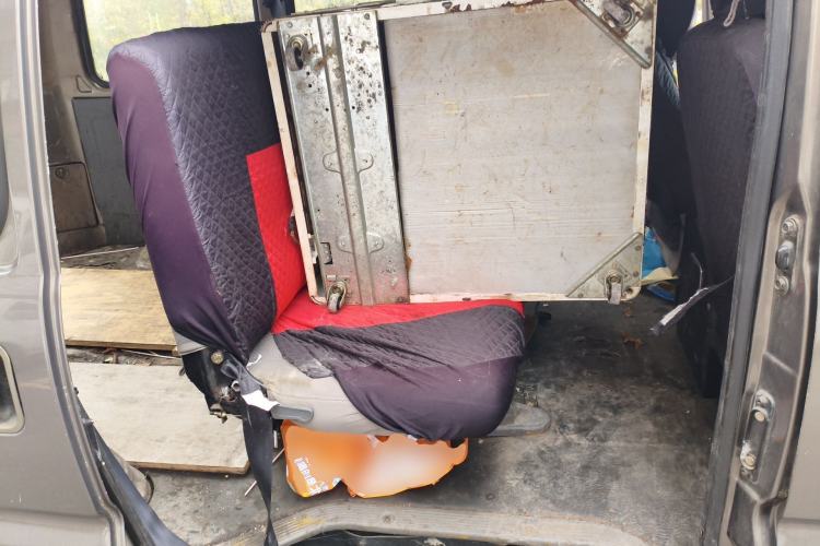 Used FORTHING Lingzhi 2015 V3 1.5L 5-Seater Special Offer Model Left Rear Seat